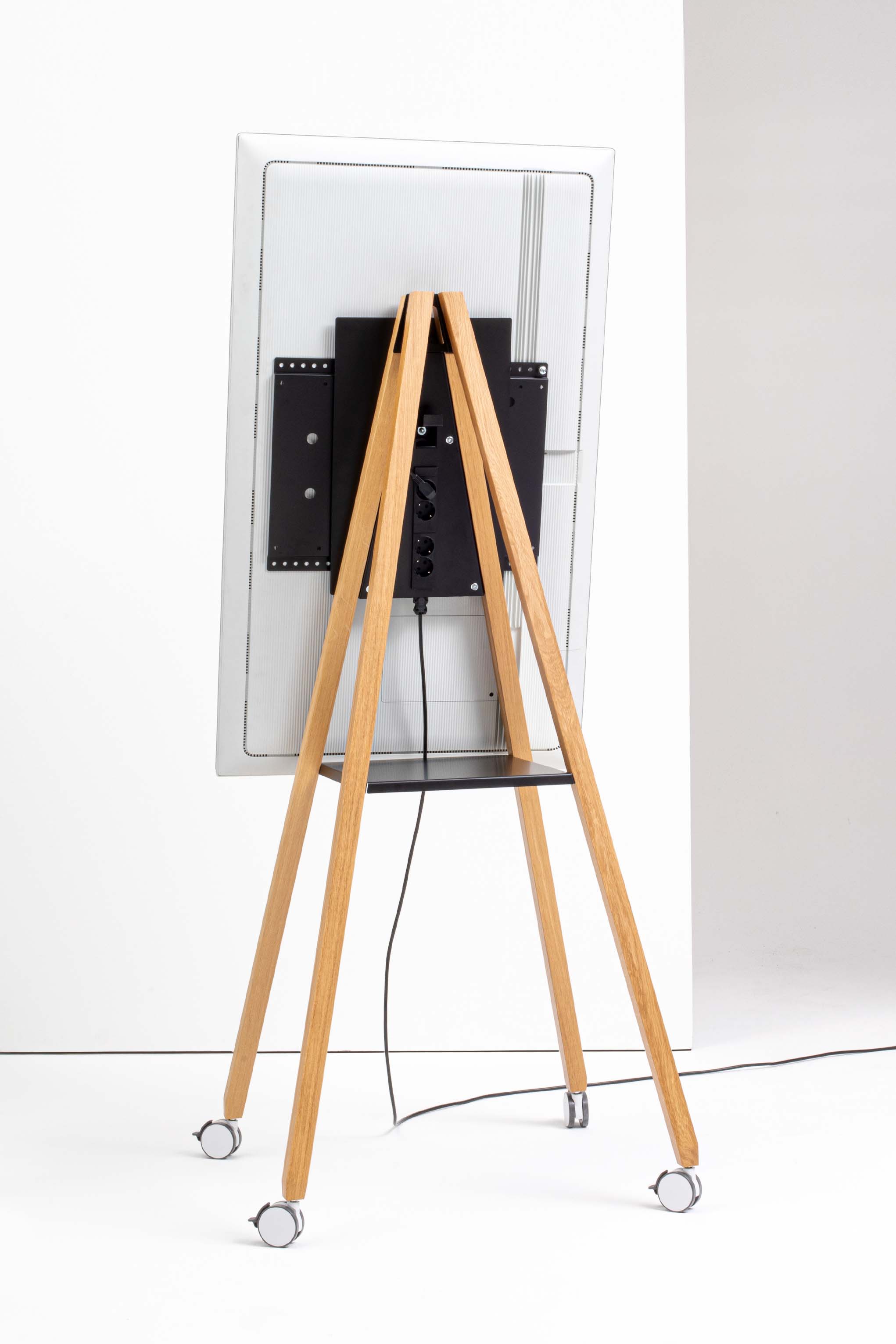 Rückansicht von Standfuß Flip It mit Display