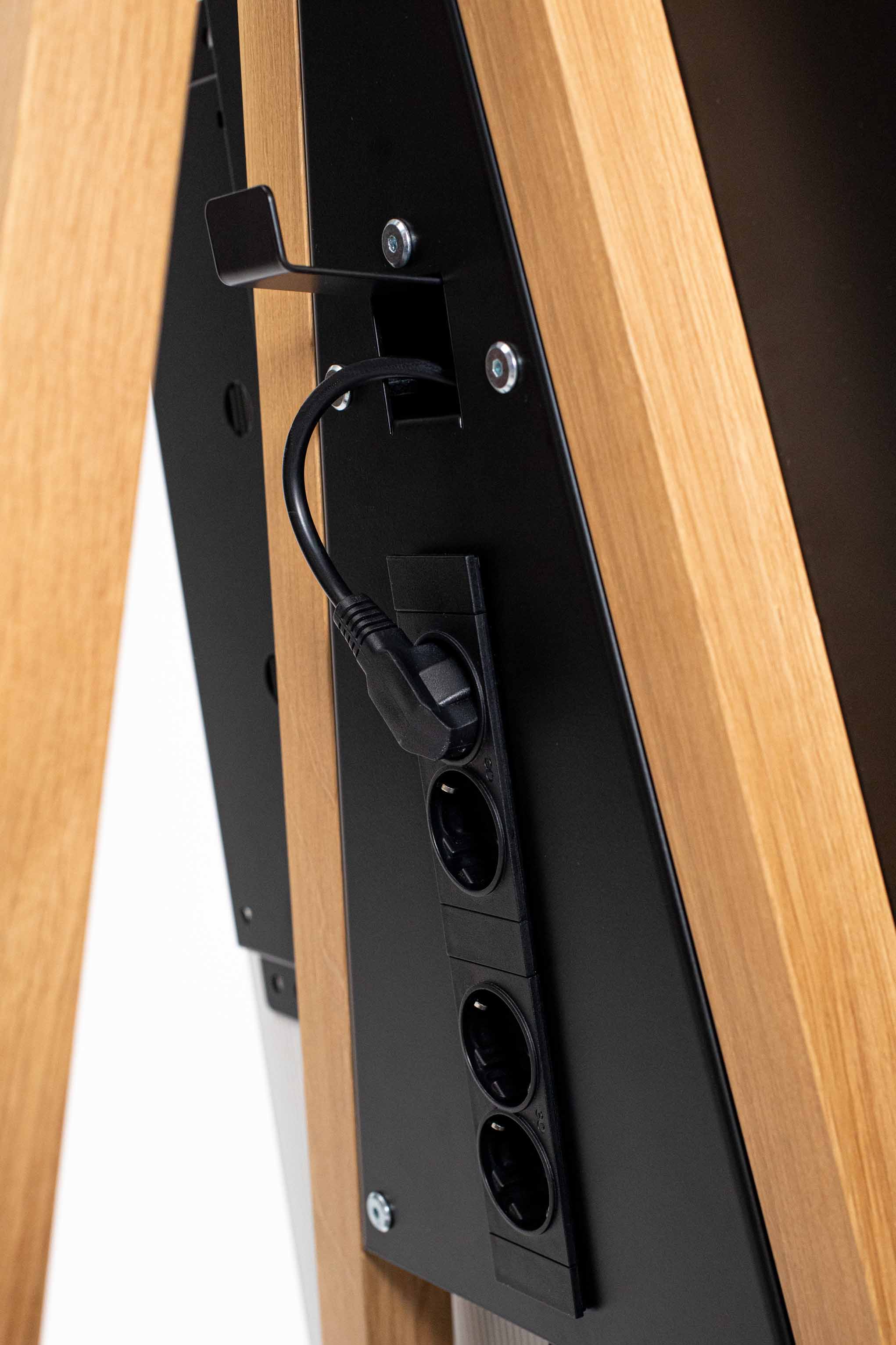 Detailansicht der integrierten Mehrfachsteckdose