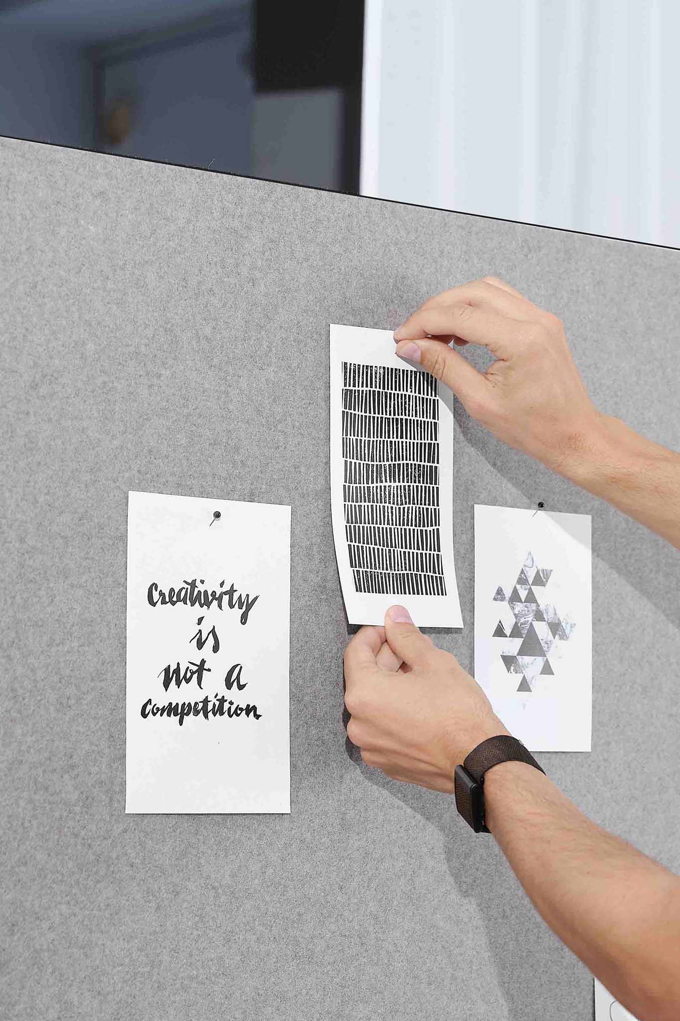 Pinnwand Pin up on Tour 120 cm, schwarz