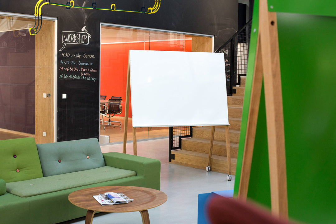 Whiteboard Jack White im Open Office Space 